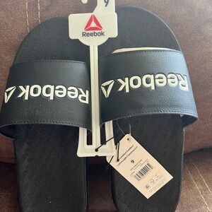 Brand New Men’s Size 9 Reebok Slides